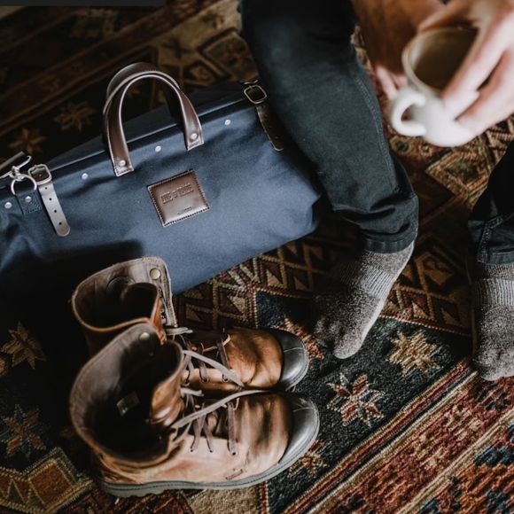 LINE OF TRADE  CANVAS WEEKENDER BAG - Picture 1 of 8